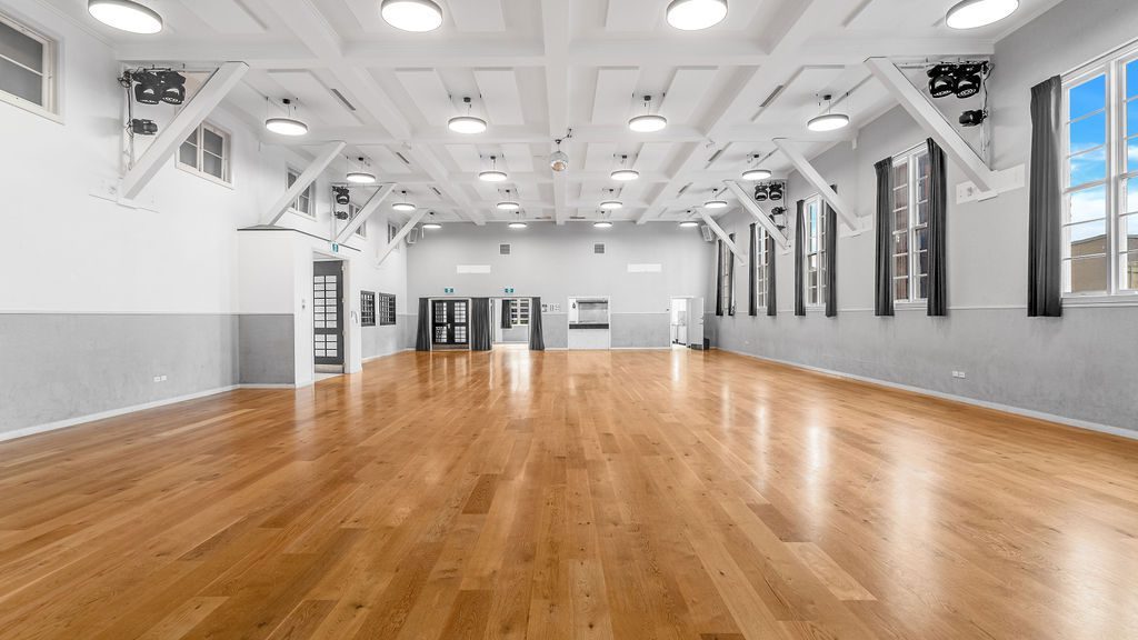 Hall (Sunderland Lounge)